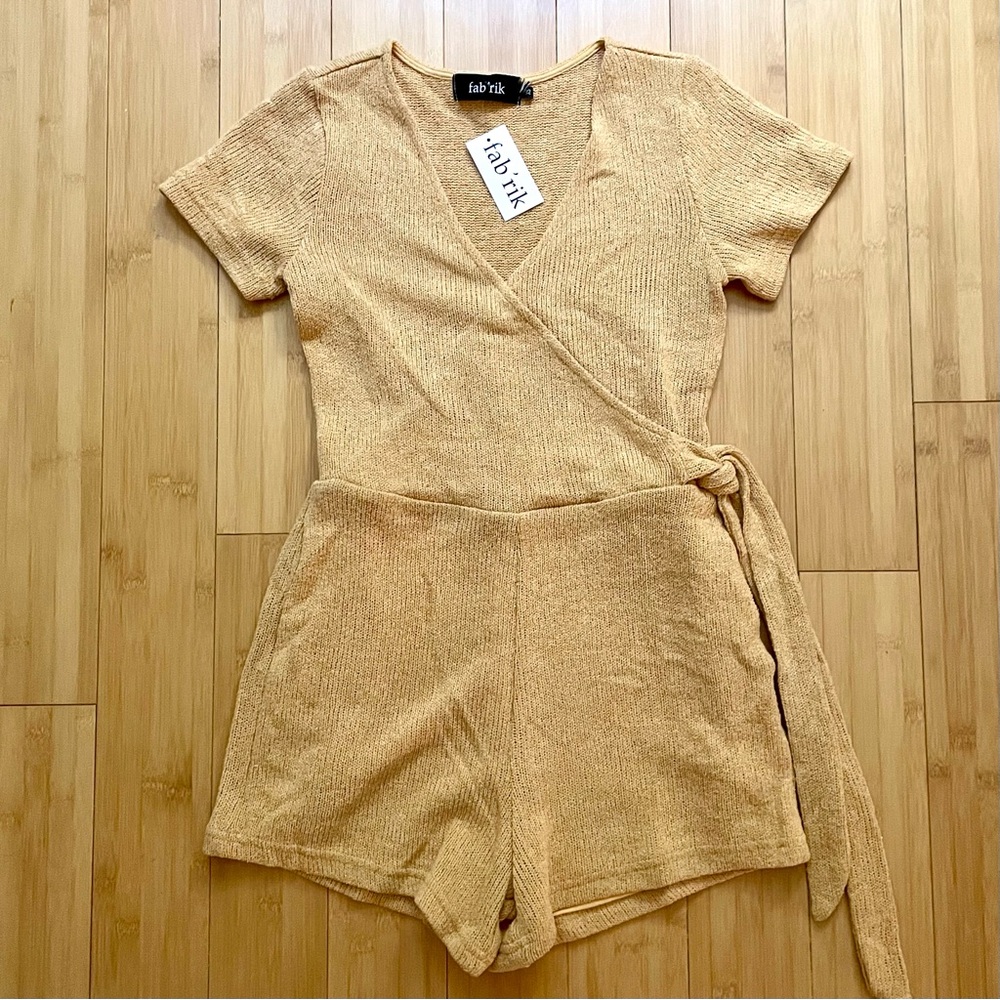 NWT Fab’rik Knit Romper Size XS Yellow